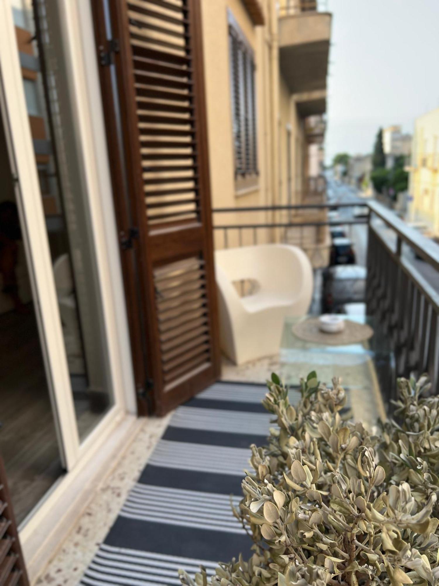 Dimora Donna Vitalia Apartments Trapani Kültér fotó